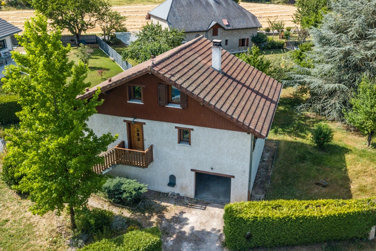 Photo 1 - Maison 5 pièces - grand terrain plat - bonne construction - à rénover