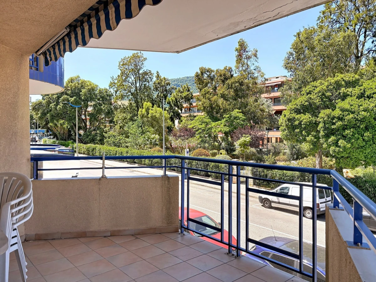 Photo 1 - APPARTEMENT EN CENTRE VILLE AVEC PARKING DE CAVALAIRE SUR MER