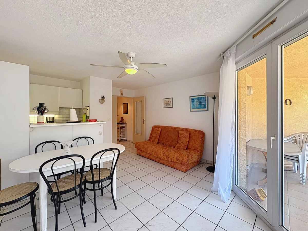 Photo 3 - APPARTEMENT EN CENTRE VILLE AVEC PARKING DE CAVALAIRE SUR MER