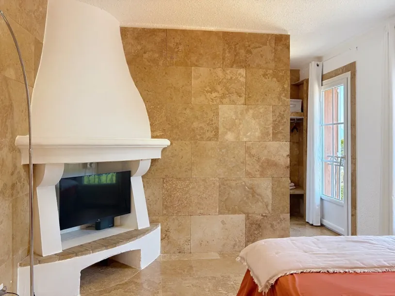 MAISON DE VILLAGE RÉNOVÉE À COGOLIN — 20