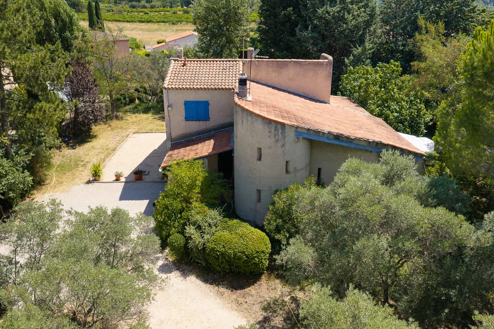 Photo 21 - Villa de 5 chambres, terrain piscinable dans un environnement calme et privilégié à Eguilles