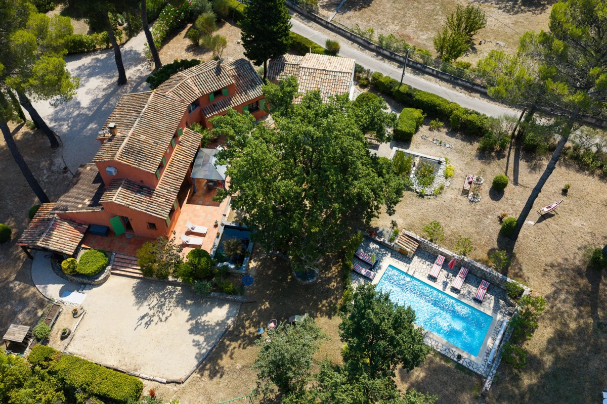 Photo 1 - Propriété avec deux logements indépendants, piscine et parc arboré de plus de 5 000 m²
