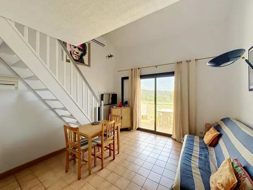 Maison Eguilles 170 m2, calme absolu, vue dégagée — 11