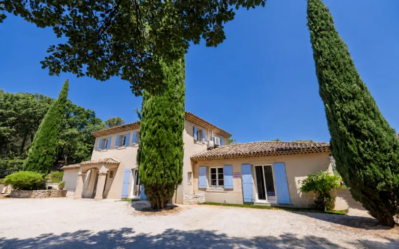 Propriété avec deux maisons et dépendance - Vue Sainte-Victoire - 13 015 MIMET — 11