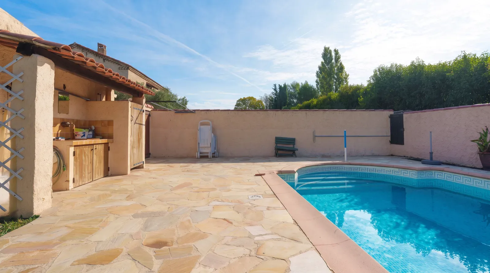 Photo 15 - Maison 5 pièces terrain 1089 m² avec piscine au calme absolu