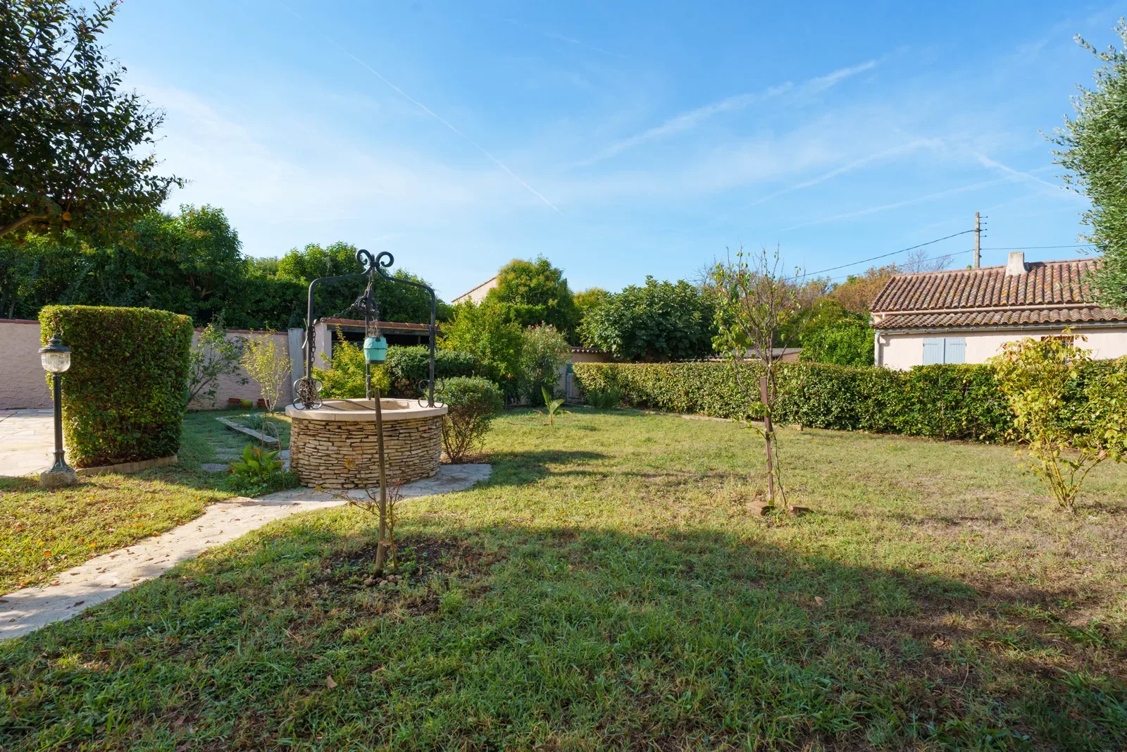 Photo 14 - Maison 5 pièces terrain 1089 m² avec piscine au calme absolu