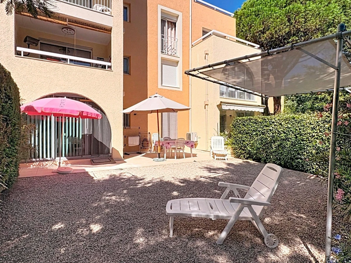 Photo 2 - T2 AVEC GRAND JARDIN DANS RÉSIDENCE CALME AVEC PISCINE PROCHE PLAGES