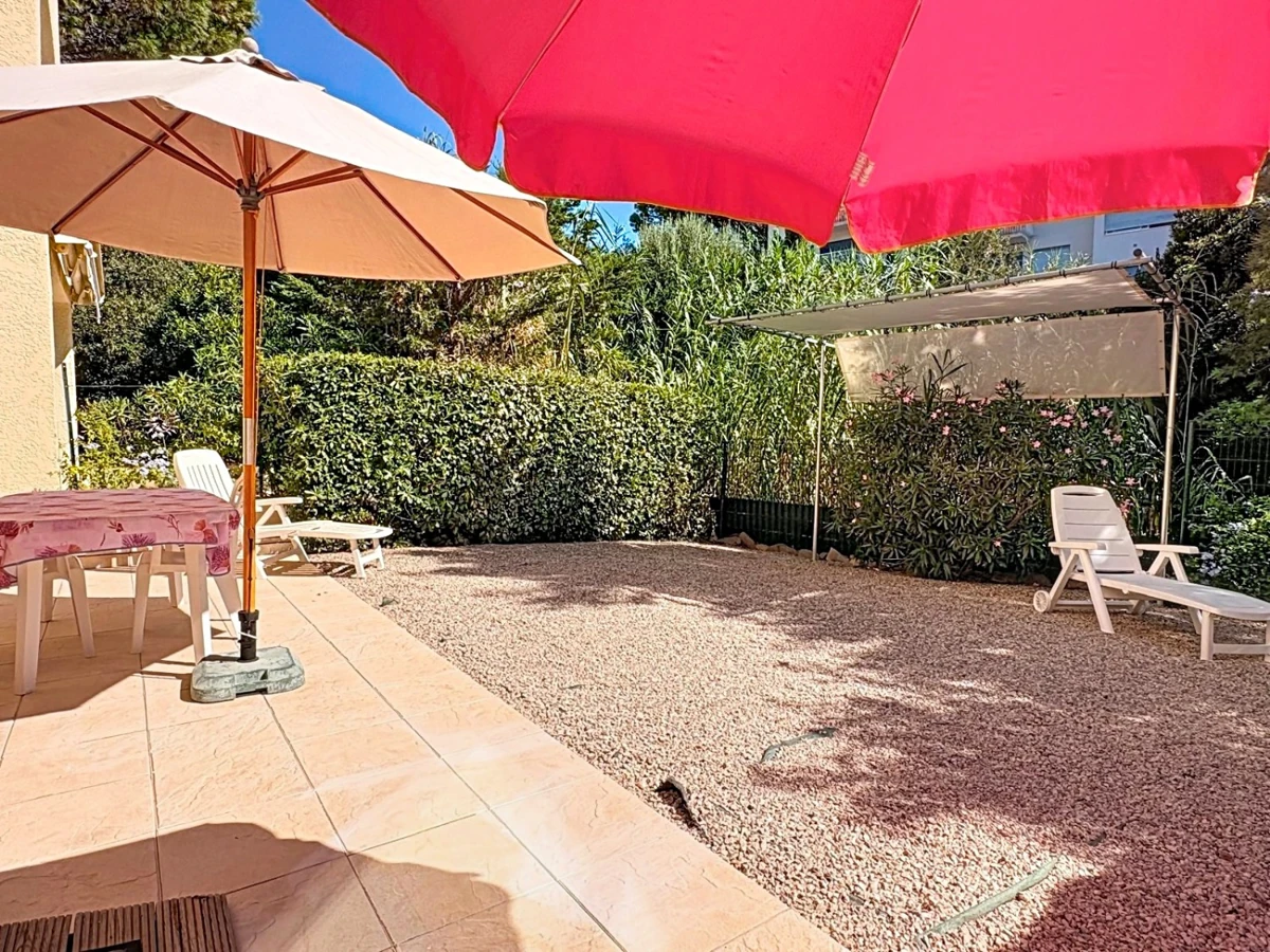Photo 1 - T2 AVEC GRAND JARDIN DANS RÉSIDENCE CALME AVEC PISCINE PROCHE PLAGES