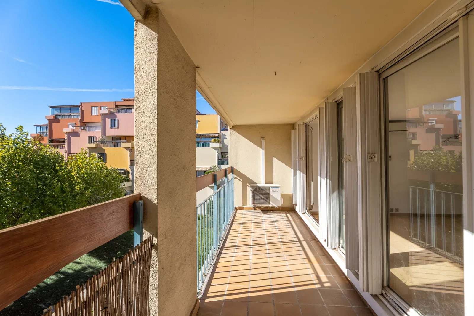 Photo 2 - Appartement 5 pièces - terrasse SUD - vue sur végétation et au calme - centre-ville à pied 