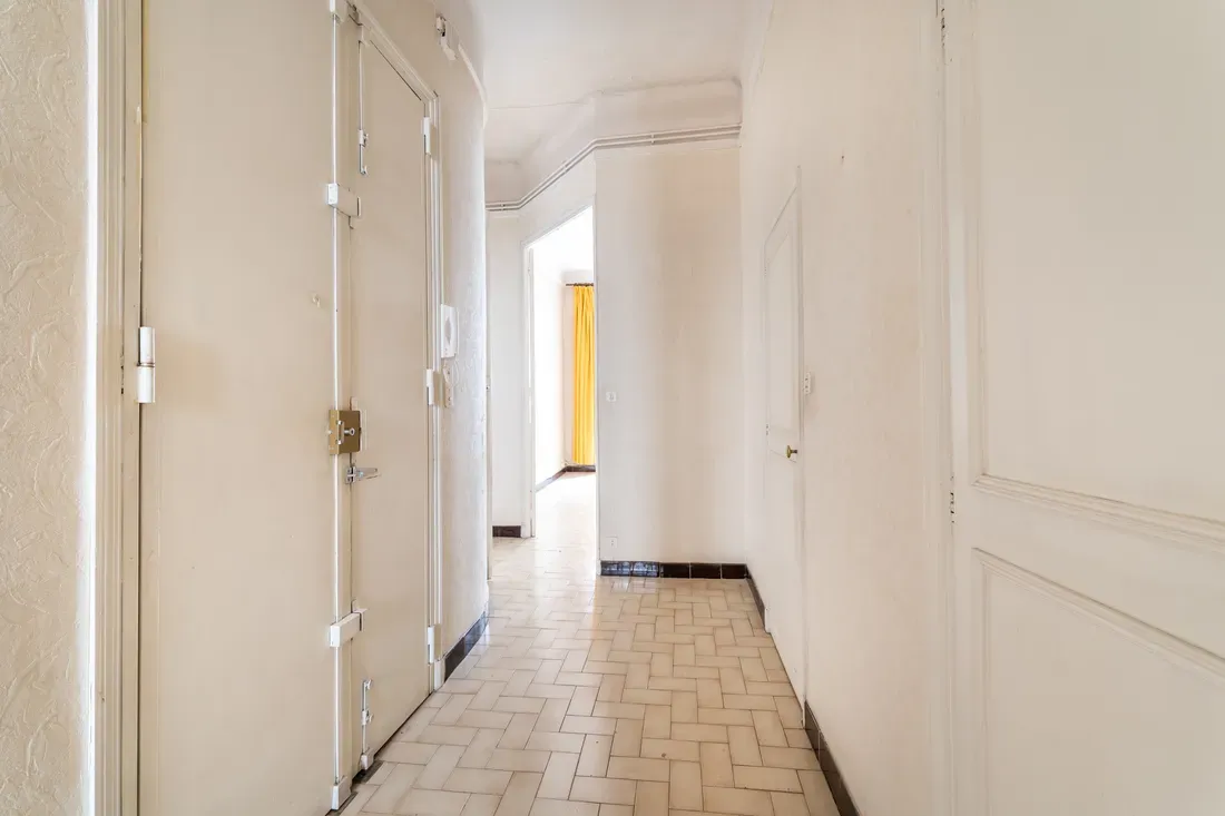 Photo 4 - Appartement T3 à rénover dans le 1er arrondissement de Marseille