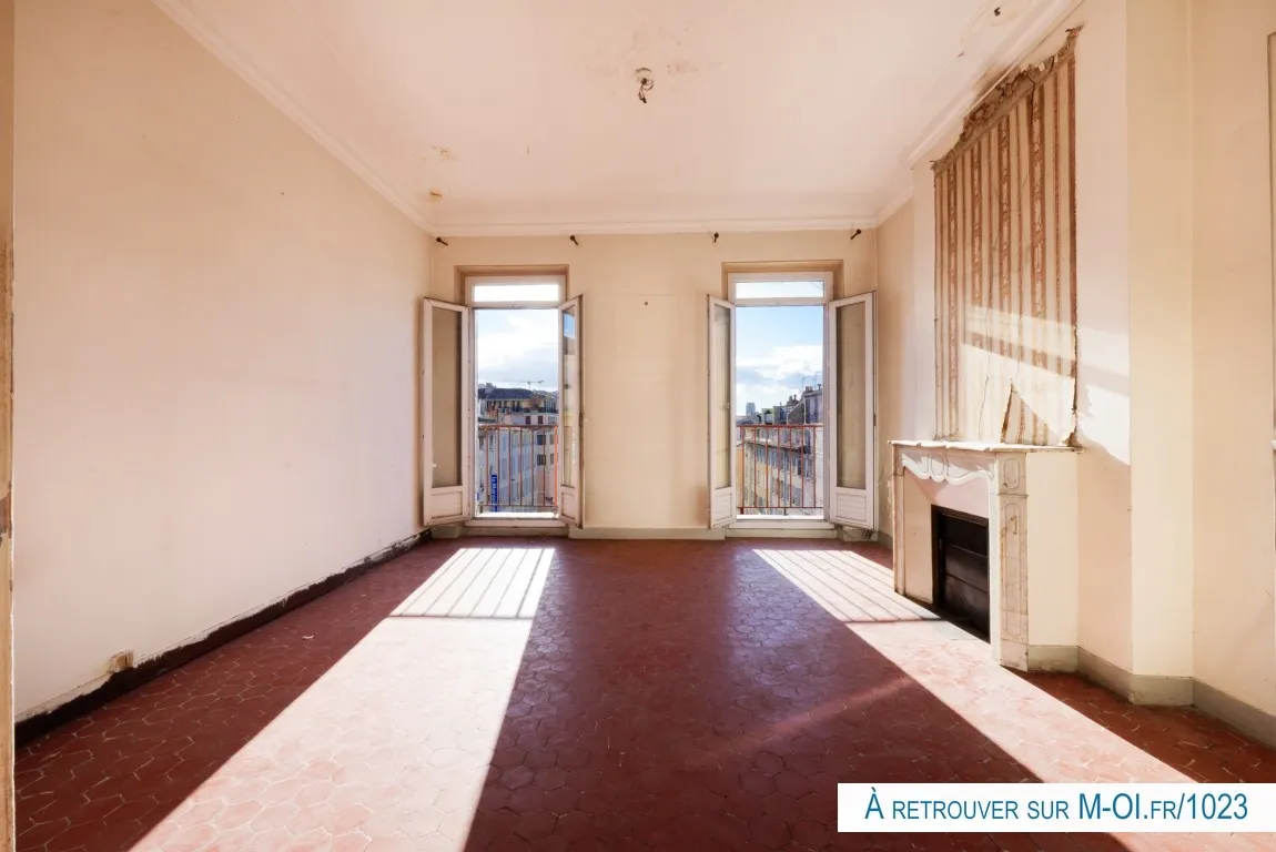 Photo 3 - VENDU  - 13001 - Marseille - Vieux Port - Vente Appartement Type 4/5 de 91m1- Balcon - Dernier étage 