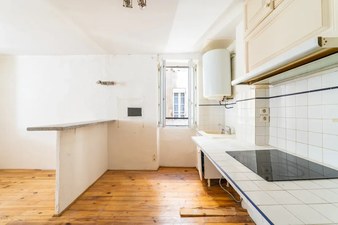 Photo 4 - Studio à rénover à proximité de la mer dans le quartier Saint-Lambert au coeur du 7eme.