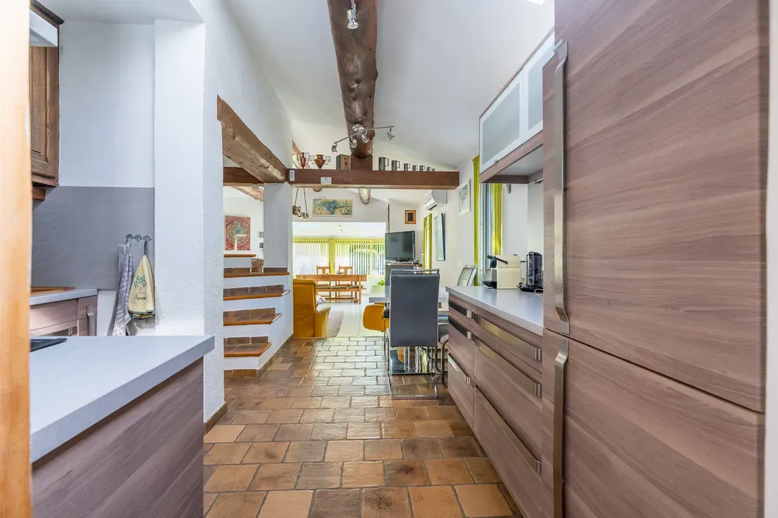Photo 2 - Maison 4 pièces à Luynes, sur plus de 1000m2 de terrain avec Piscine. 