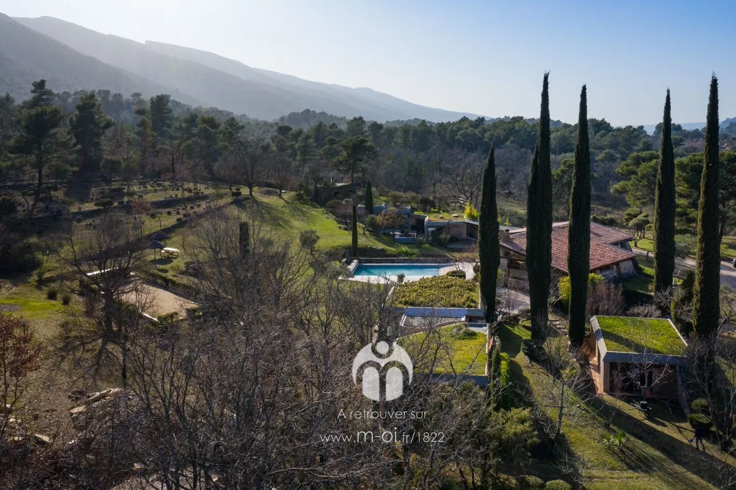 Photo 1 - VENDUE - Propriété à Vauvenargues (13126) - 490m2 sur 24ha - Piscine - Tennis - vue - Calme Absolu 