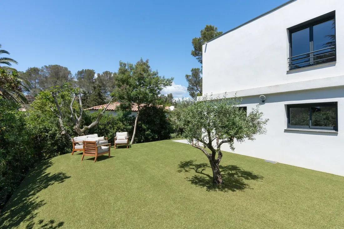 Photo 2 - Maison neuve contemporaine à Saint-Raphaël (83700)