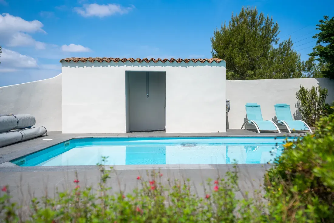 Photo 5 - Villa 5 pièce(s)VENDUE/Les Pennes-Mirabeau (13170): 3 chambres - 2 salles d'eau- piscine- grenier aménagé- cellier- vue dégagée