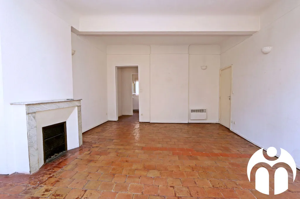 Photo 3 - Vendu - 13100 - Aix Centre Historique Appartement T3 75m2