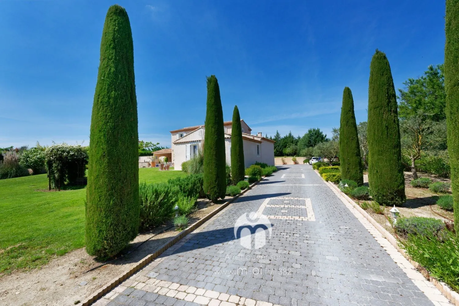 Photo 2 - SOUS COMPROMIS - 13480 - Cabriès - Vente Maison - 8 pièces - 230m2 - Piscine - Vue Sainte Victoire 