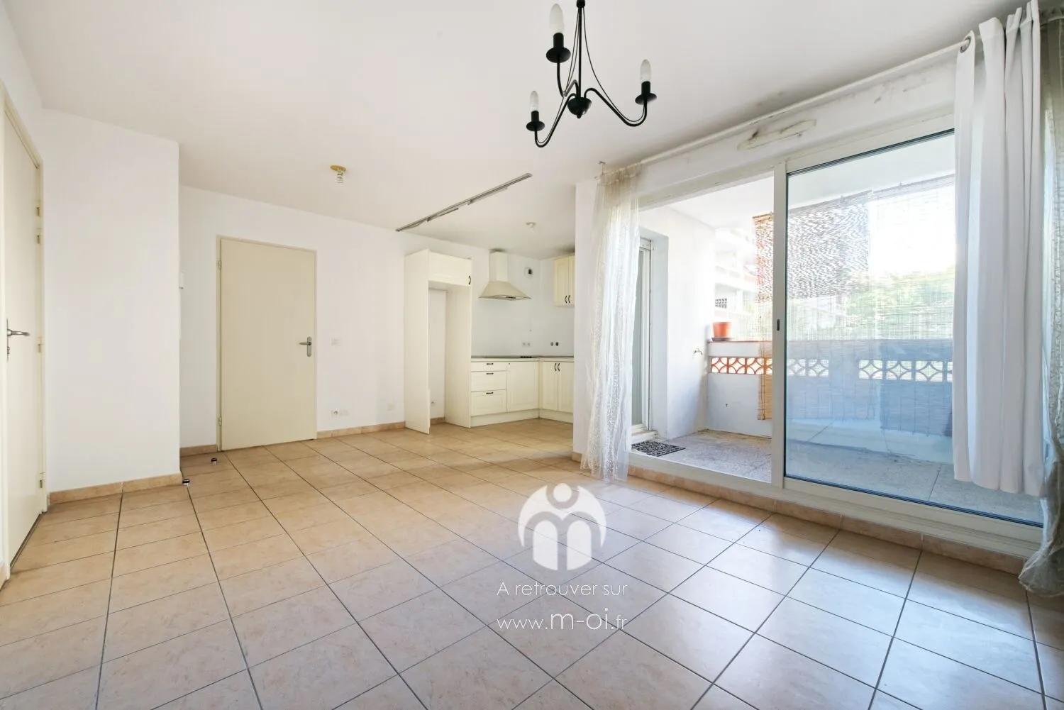 Photo 3 - SOUS COMPROMIS - 13004 - Marseille - QUARTIER LONGCHAMP - Appartement T2 de 2008 - Terrasse - Parking privatif 
