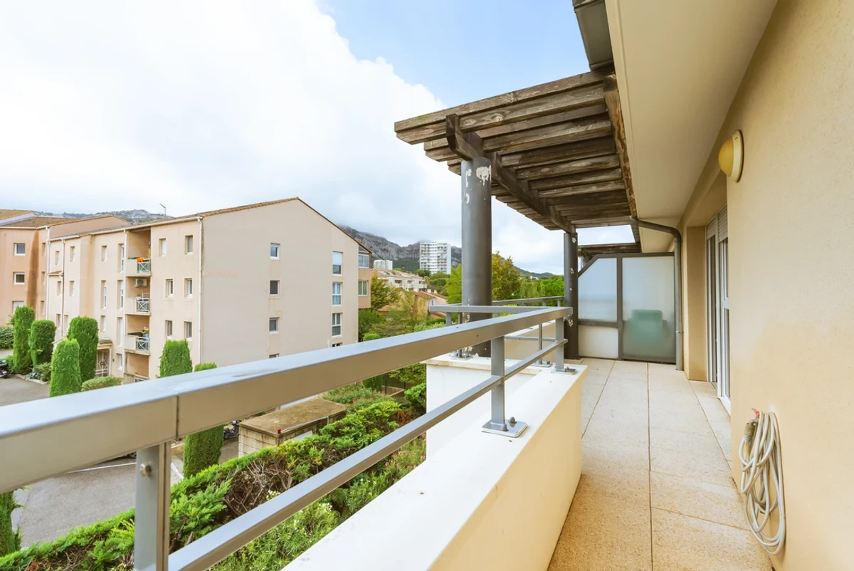 Photo 2 - Appartement 3 pièces avec terrasse et parking privatif
