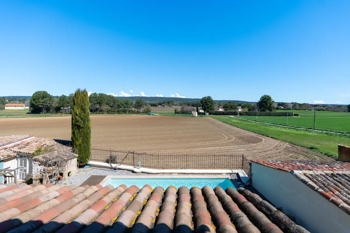 Photo 2 - SOUS COMPROMIS - Maison 5 pièces - calme absolu - 170m2 sur 485m2 - Piscine et vue dégagée 