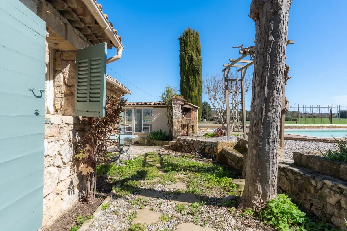 Photo 5 - SOUS COMPROMIS - Maison 5 pièces - calme absolu - 170m2 sur 485m2 - Piscine et vue dégagée 