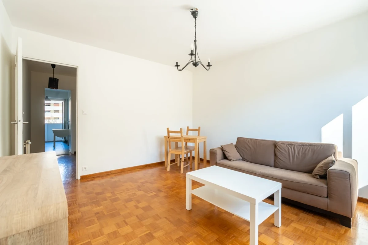 Photo 3 - Appartement T2 avec balcon dans le 1er arrondissement de Marseille