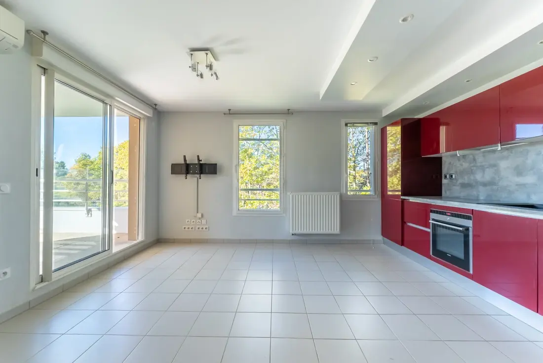 Photo 3 - Appartement 3 pièces avec terrasse et place de parking privative secteur les Trois-Lucs, limitrophe La Valentine