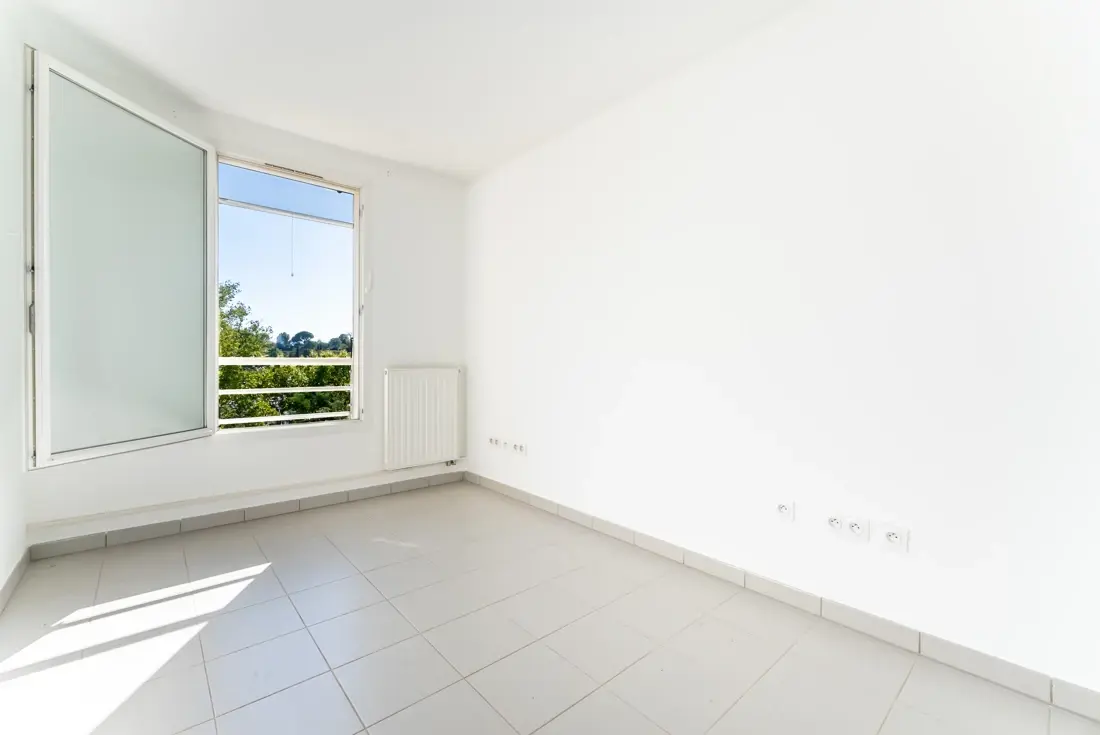 Photo 5 - Appartement 3 pièces avec terrasse et place de parking privative secteur les Trois-Lucs, limitrophe La Valentine