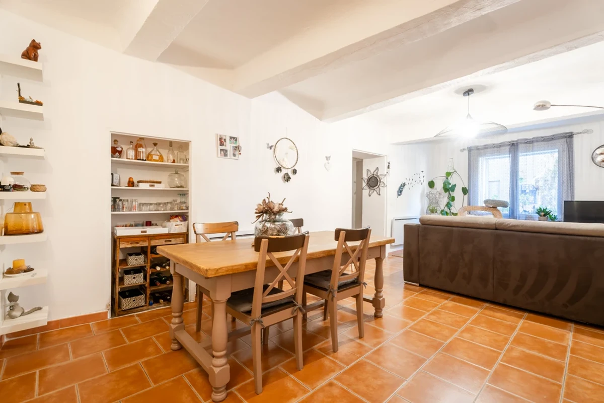 Photo 1 - Appartement vendu/ type 3 dans le village de Rians (83560) + 90 m2 environ de caves !