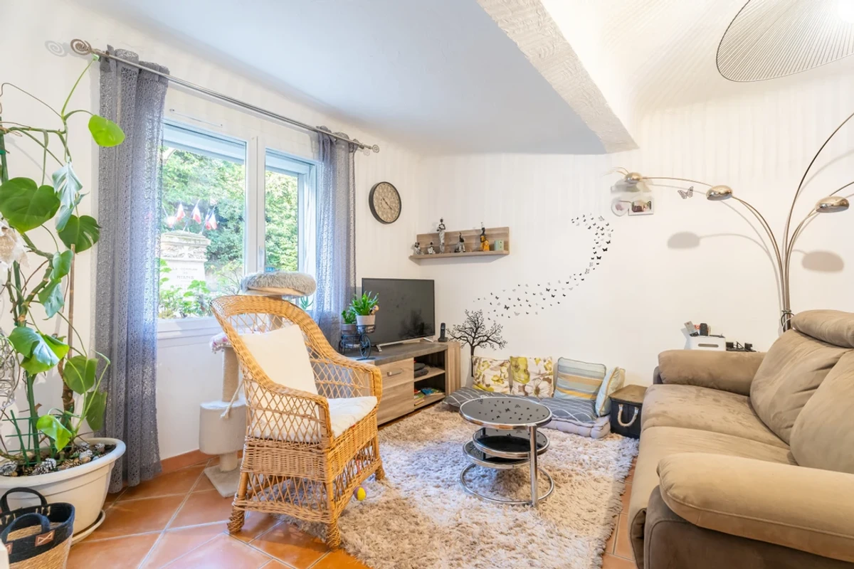 Photo 4 - Appartement vendu/ type 3 dans le village de Rians (83560) + 90 m2 environ de caves !