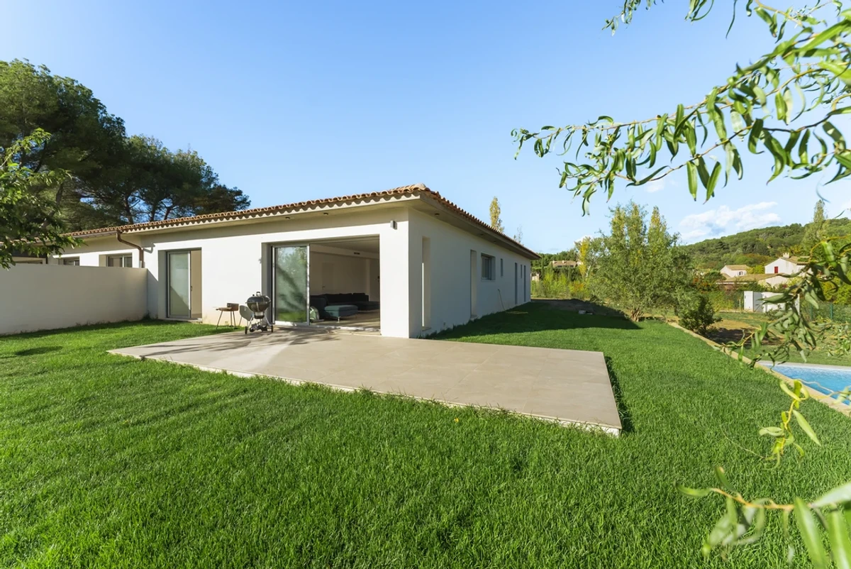 Photo 1 - Villa récente, 3 chambres, piscine, calme 