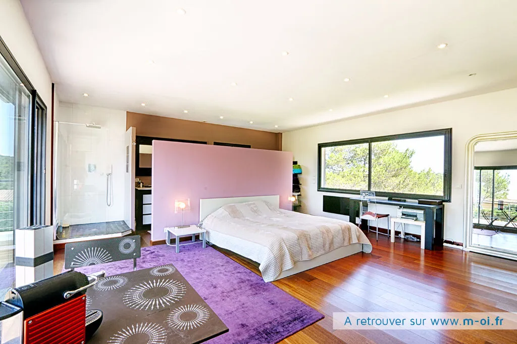 Photo 3 - VENDUE ! VILLA CONTEMPORAINE Eguilles T6 284 m2 sur 6882m2, Piscine. 10min d'Aix en Provence