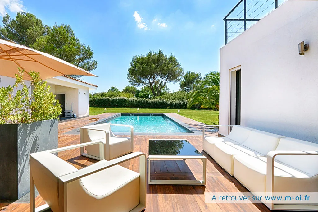 Photo 4 - VENDUE ! VILLA CONTEMPORAINE Eguilles T6 284 m2 sur 6882m2, Piscine. 10min d'Aix en Provence
