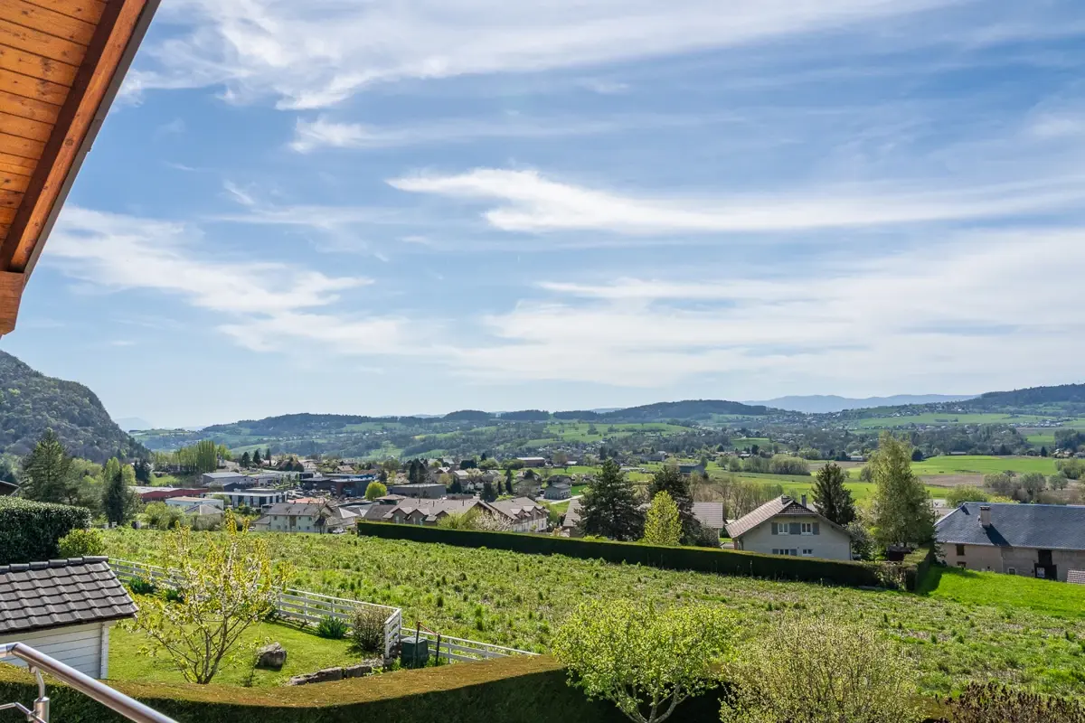 Photo 4 - Maison 6 pièce(s) avec vue panoramique, piscine, garage et cabanon de jardin à La Balme-de-Sillingy (74330)