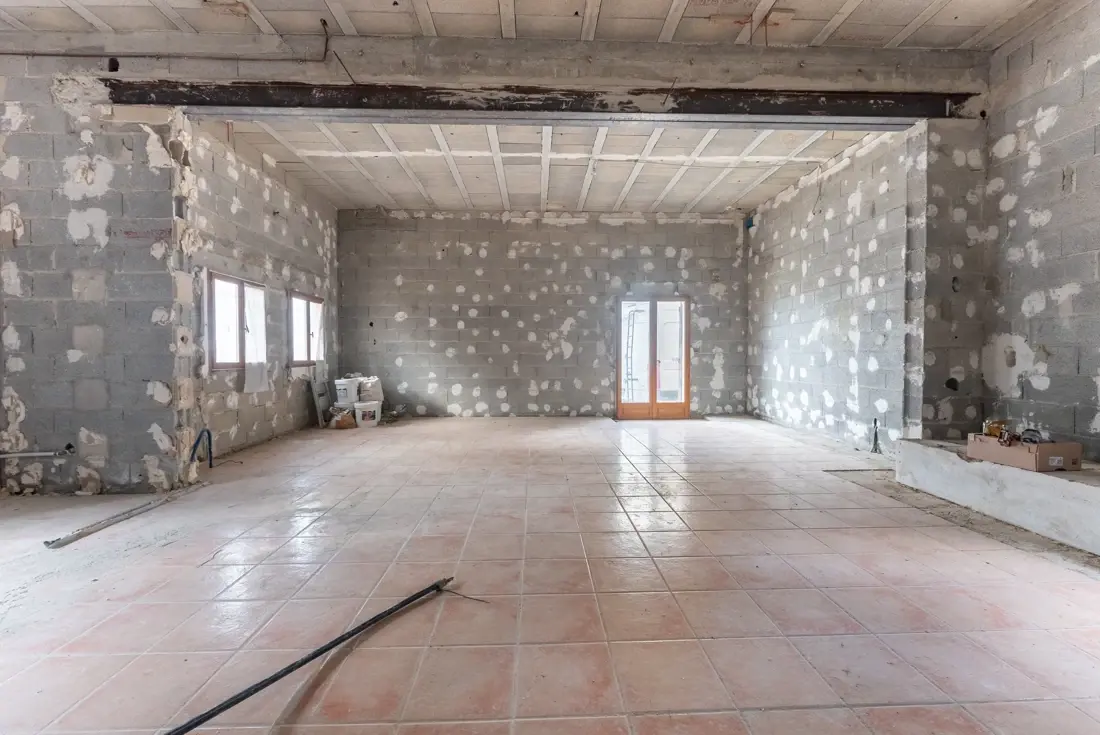 Photo 3 - Exclusivité bas de villa 3 pièces à rénover plus extérieur 100 m2 plus place de parking privative 