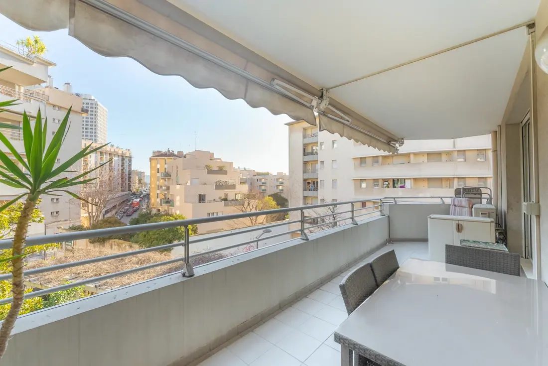 Photo 2 - T5 avec terrasse et parking double à Castellane