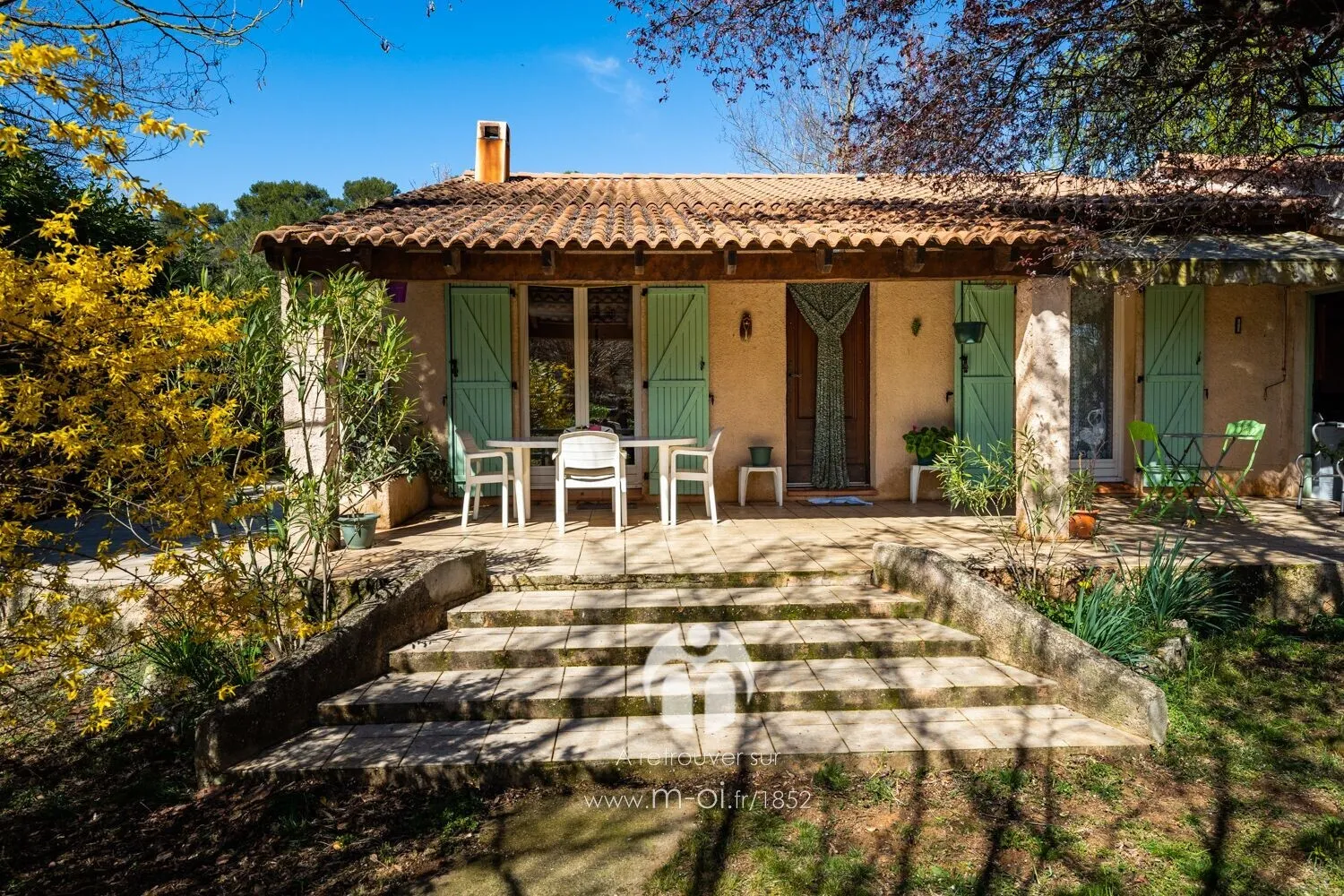 Photo 2 - Saint-Maximin-la-Ste-Baume(83470) - VENDUE maison plain-pied- 2 chambres- garage 24m2- piscine - CALME
