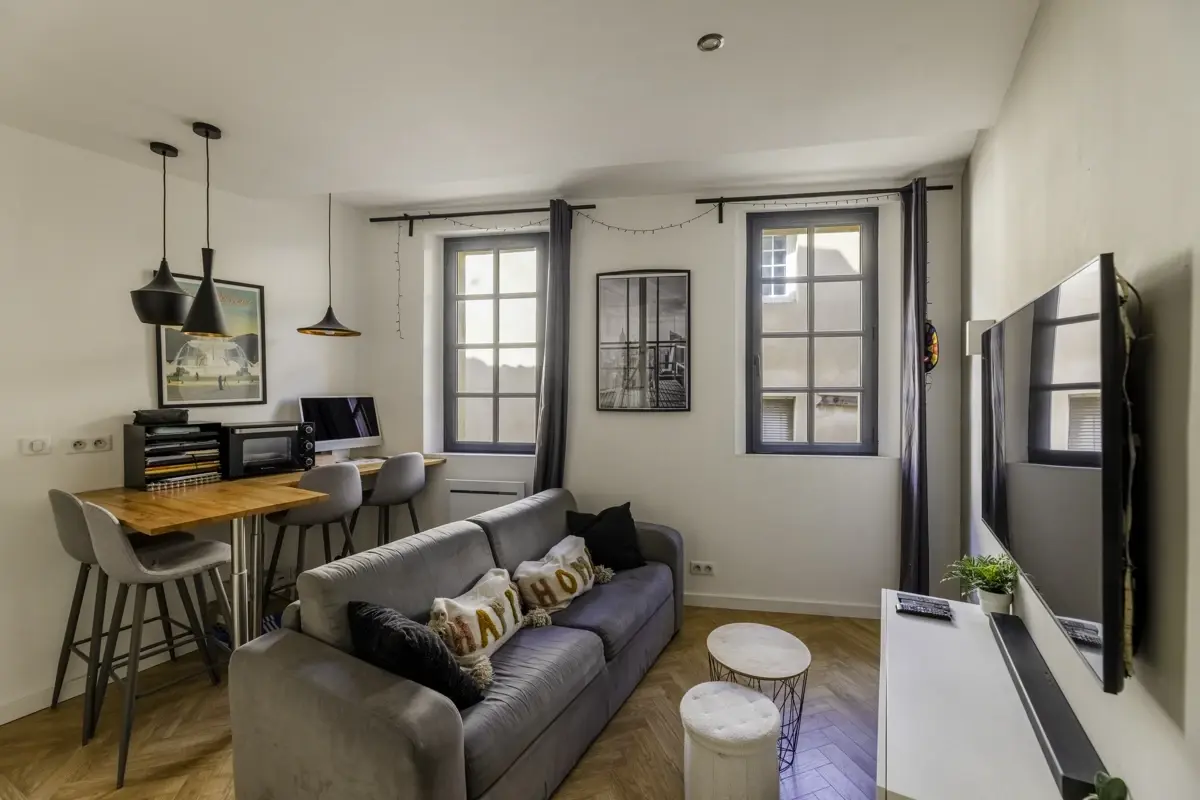 Photo 1 - Appartement - T2 - 28m2 - Centre ville historique - Rénové - Aix-en-Provence - 13100