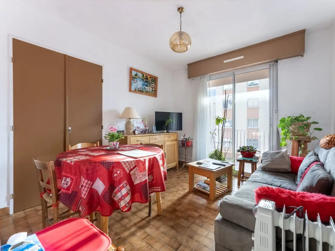Photo 2 - Appartement 43 m2-Proximité Centre-ville- Grand balcon. Locataire en place.