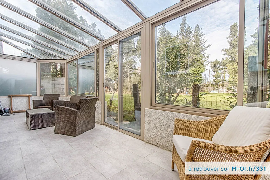 Photo 4 - VENDUE - SALON DE PROVENCE (13300) - Bel Air - Villa de 2008 T5 de 115 sur parcelle de 250m2 avec piscine