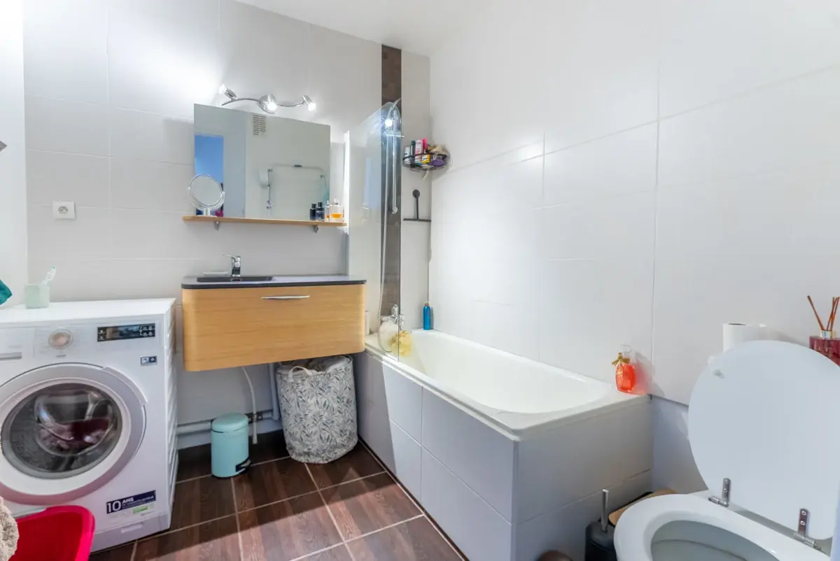 Photo 5 - Exclusivité Appartement type 2 d'une surface de 45 m2 au 3 ème étage sans vis-à-vis exposé ouest plus cave 