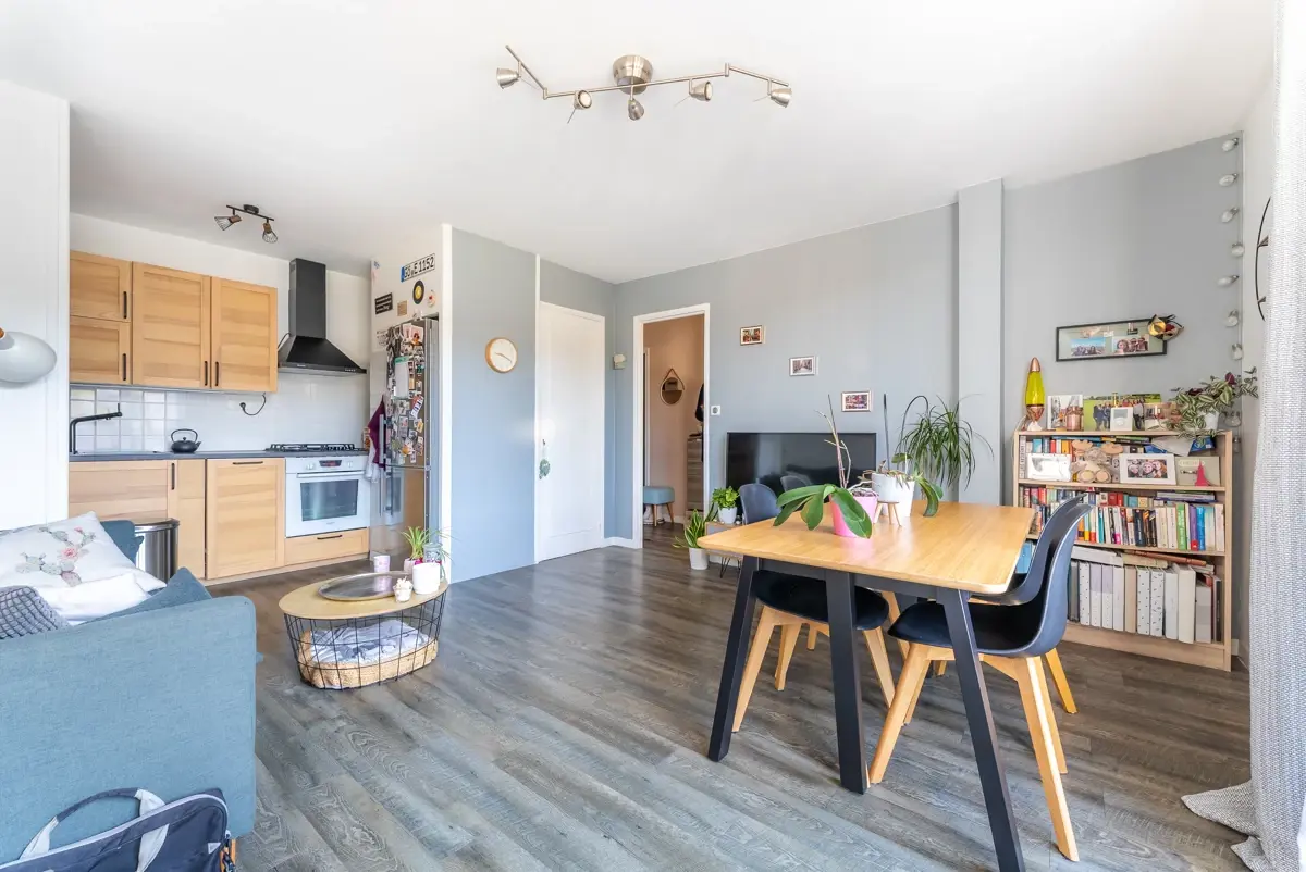 Photo 3 - Exclusivité Appartement type 2 d'une surface de 45 m2 au 3 ème étage sans vis-à-vis exposé ouest plus cave 