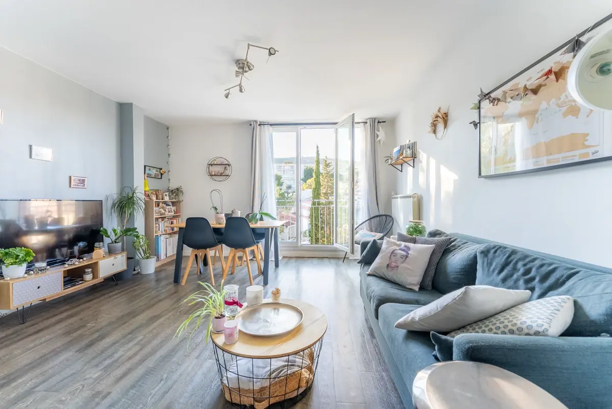 Photo 2 - Exclusivité Appartement type 2 d'une surface de 45 m2 au 3 ème étage sans vis-à-vis exposé ouest plus cave 