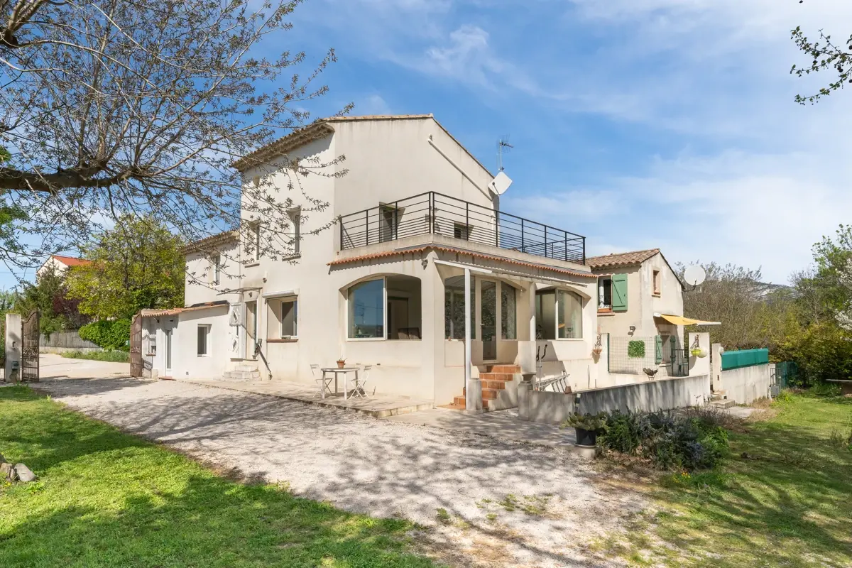 Photo 3 - Maison 4 pièces et T2 indépendant sur 2600m2 de terrain avec piscine 