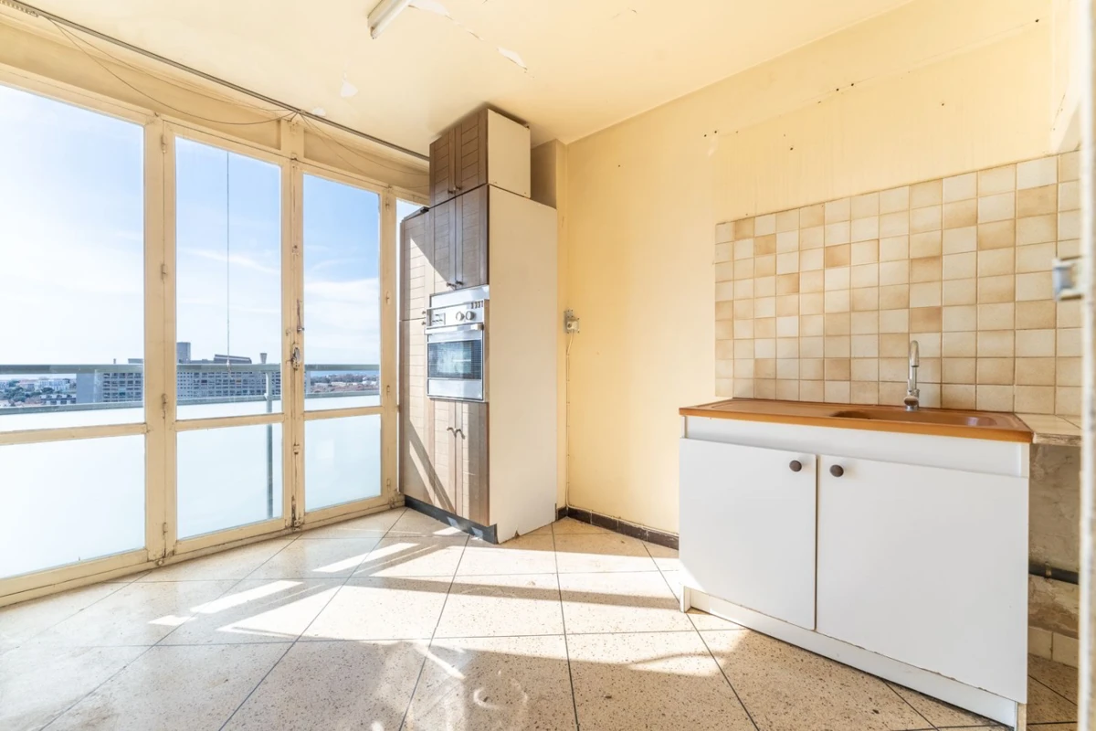 Photo 5 - Exclusivité appartement 4 pièces d’une surface de 69 m2 vue mer au 16 e étage avec ascenseur. 