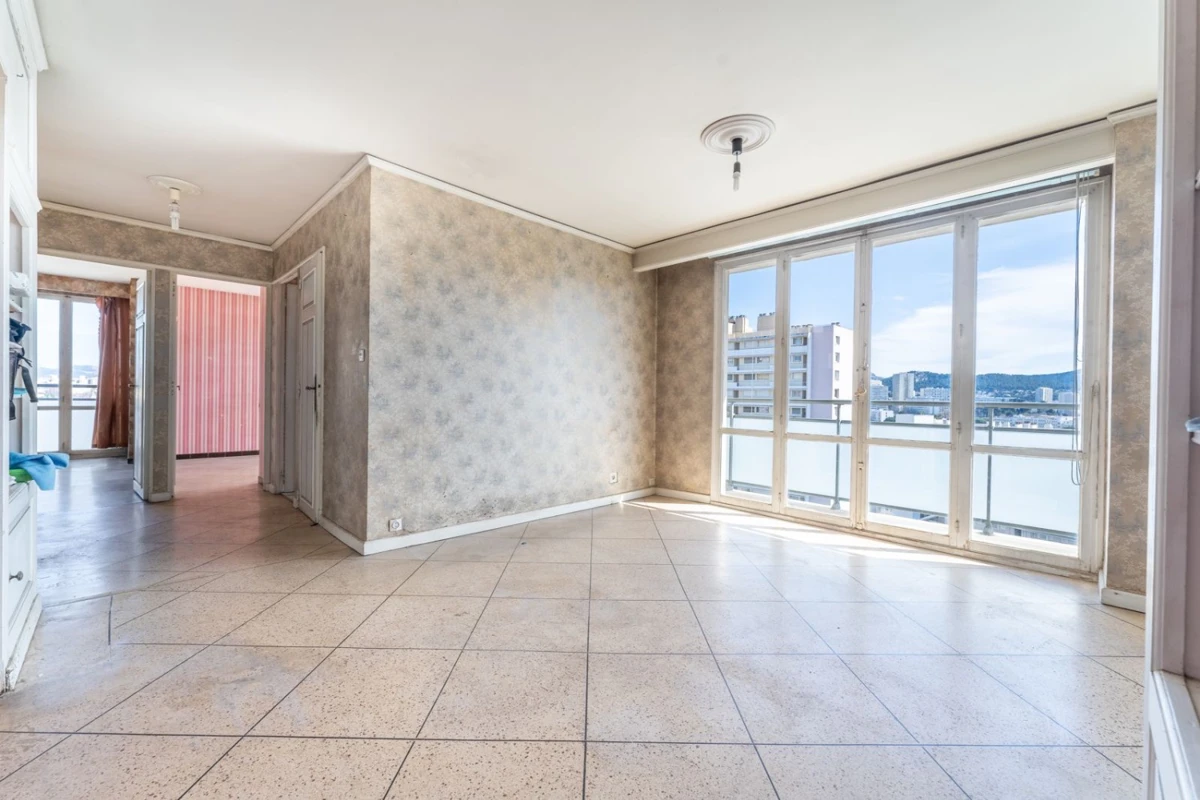 Photo 3 - Exclusivité appartement 4 pièces d’une surface de 69 m2 vue mer au 16 e étage avec ascenseur. 