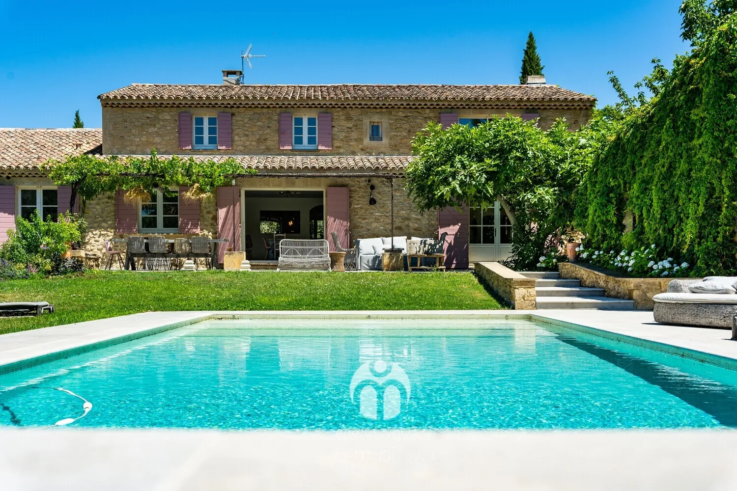 Photo 3 - VENDUE ! Bastide 7 pièces à Rognes (13840) de 350m2 sur 2,7ha - piscine et vue dégagée - calme absolu. 