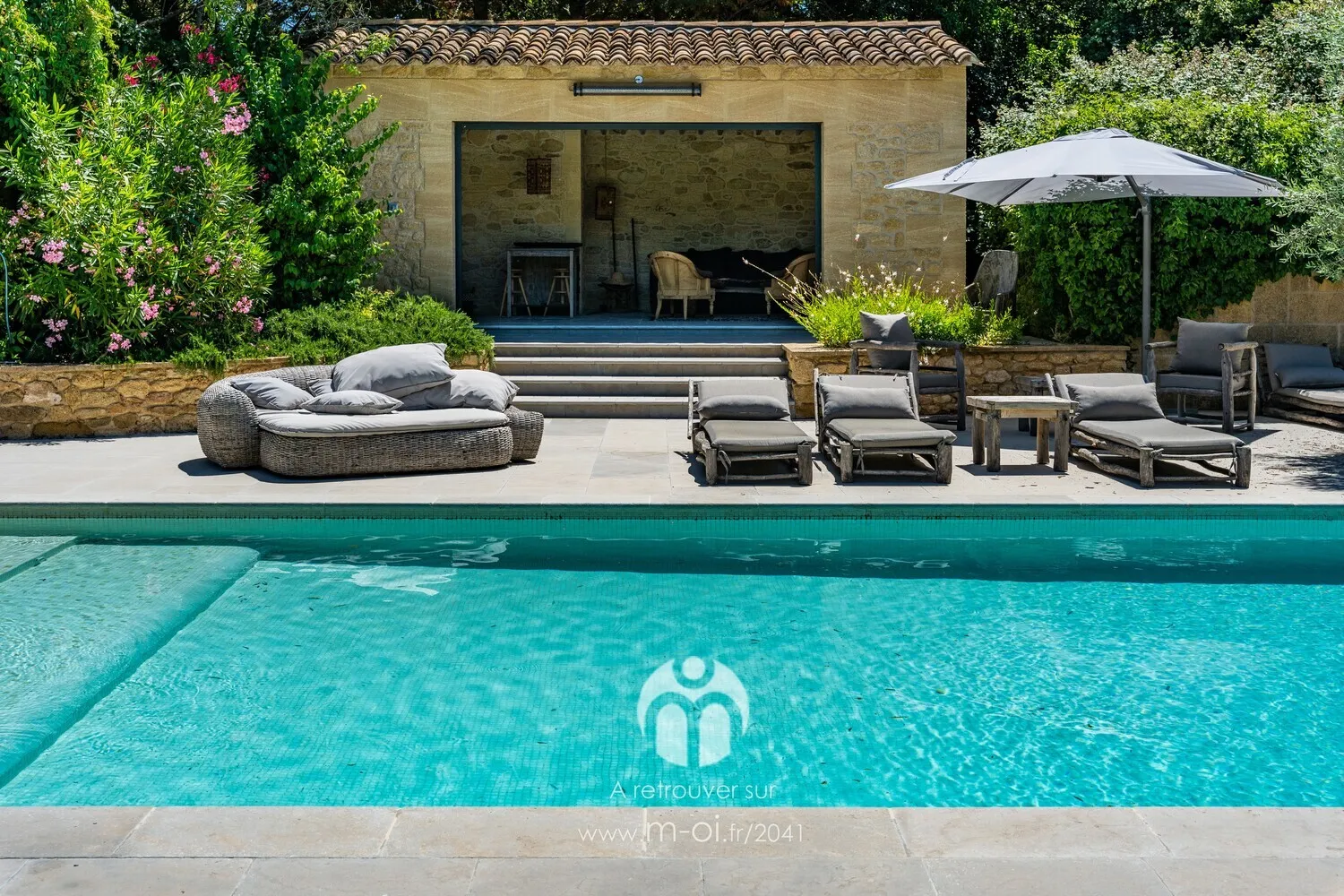 Photo 2 - VENDUE ! Bastide 7 pièces à Rognes (13840) de 350m2 sur 2,7ha - piscine et vue dégagée - calme absolu. 