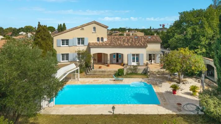 Maison 5 pièces 205 m² · à Istres · 205 m² · 588 000 €
